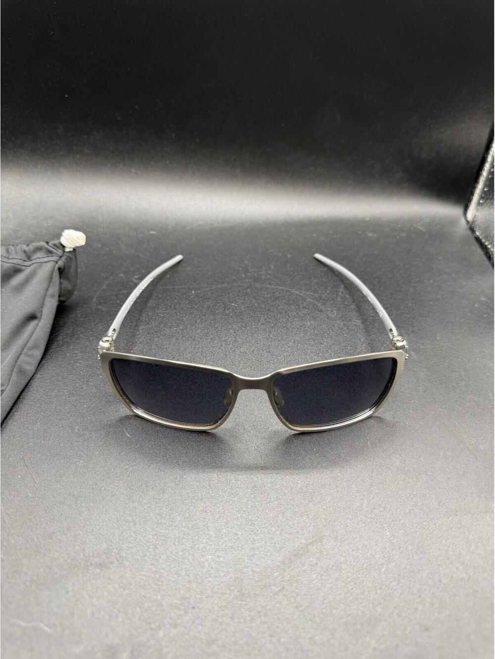 Oakley Tincan Carbon Satin Chrome/Grey Lenses OO6017-01